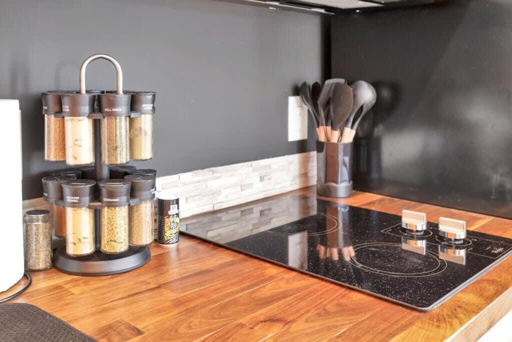 Cozy 1 Bedroom Apt Kitchen Central دانبري المظهر الخارجي الصورة